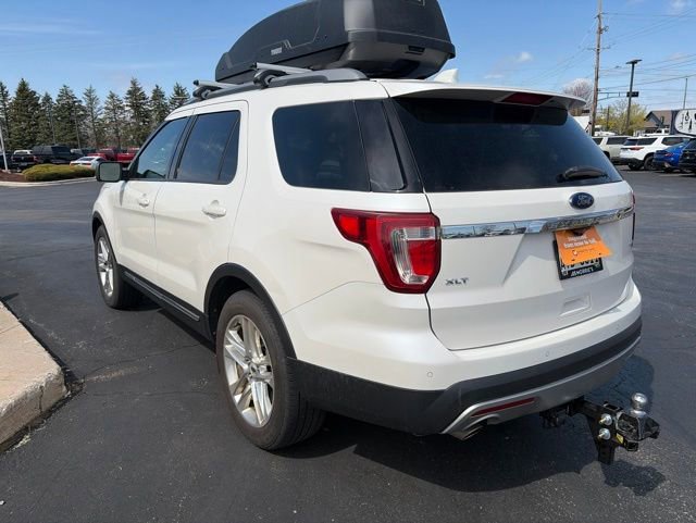 Used 2016 Ford Explorer XLT w/ Equipment Group 202A AWD/4WD image 3