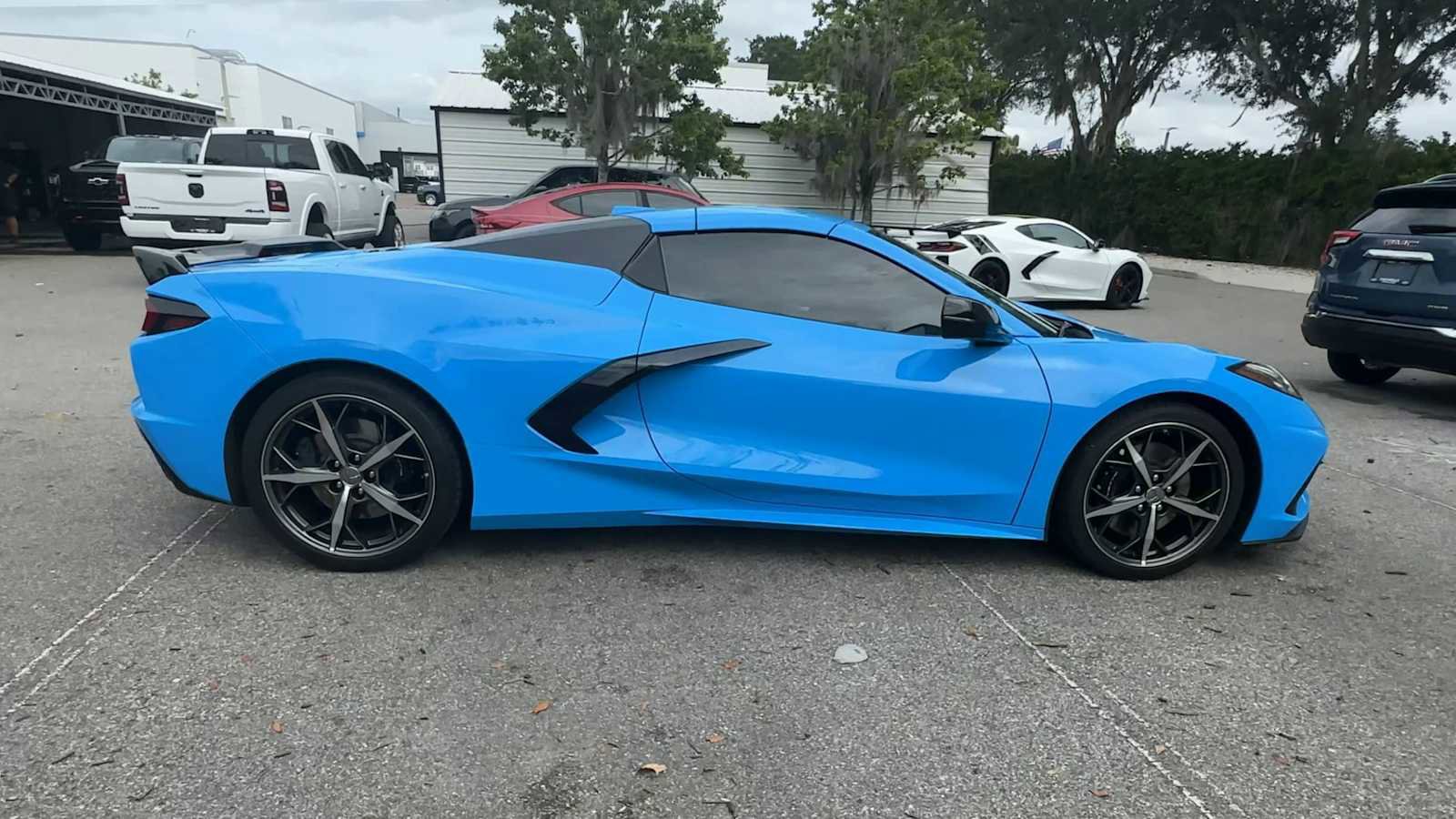 Used 2023 Chevrolet Corvette Stingray Premium Conv w/ Z51 Performance Package RWD image 9