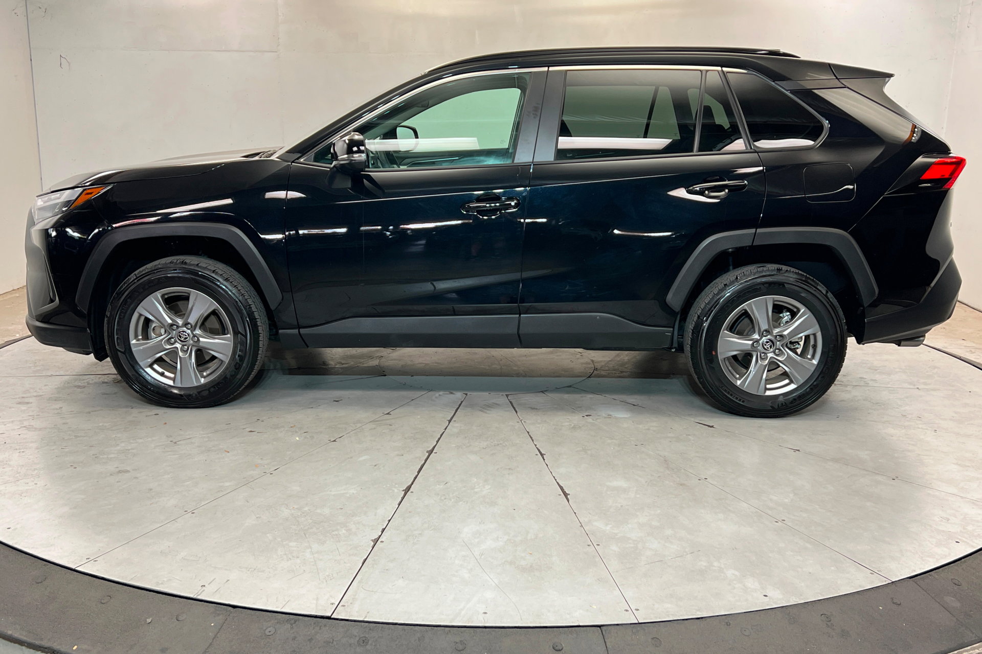 Certified 2025 Toyota RAV4 XLE AWD/4WD image 2