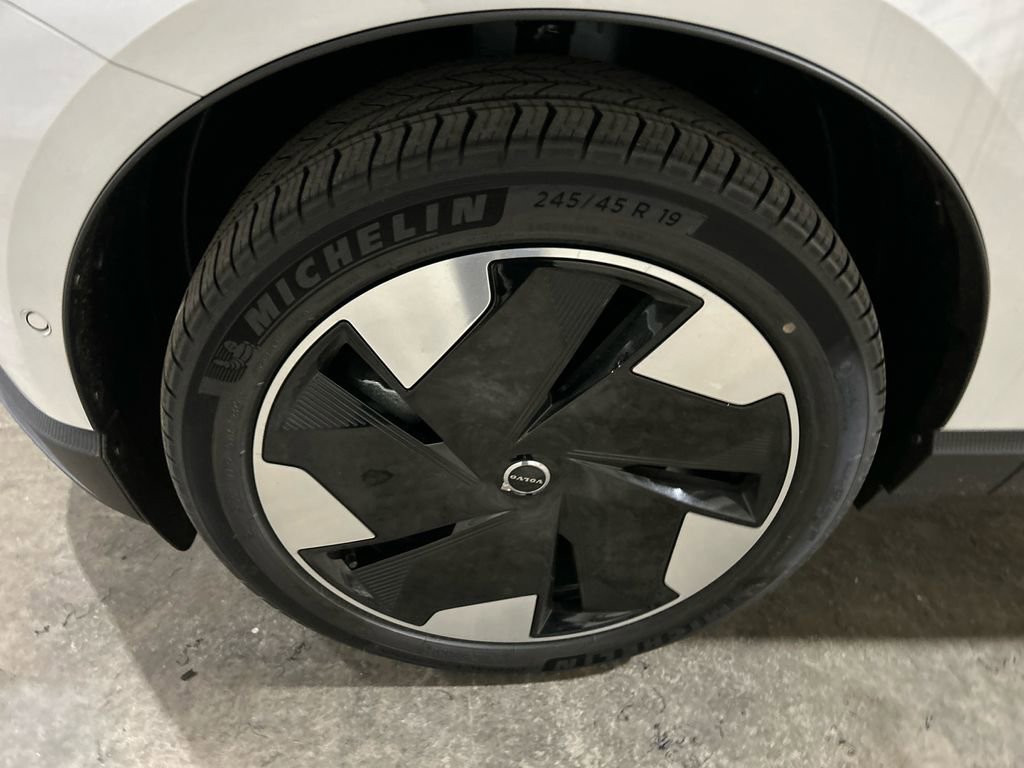 New 2026 Volvo EX30 Ultra w/ Climate Package image 8