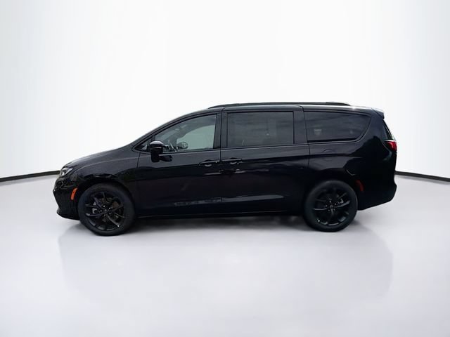 New 2026 Chrysler Pacifica Limited w/ S Appearance Package AWD/4WD image 3