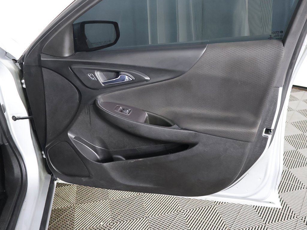 Used 2021 Chevrolet Malibu LT image 23