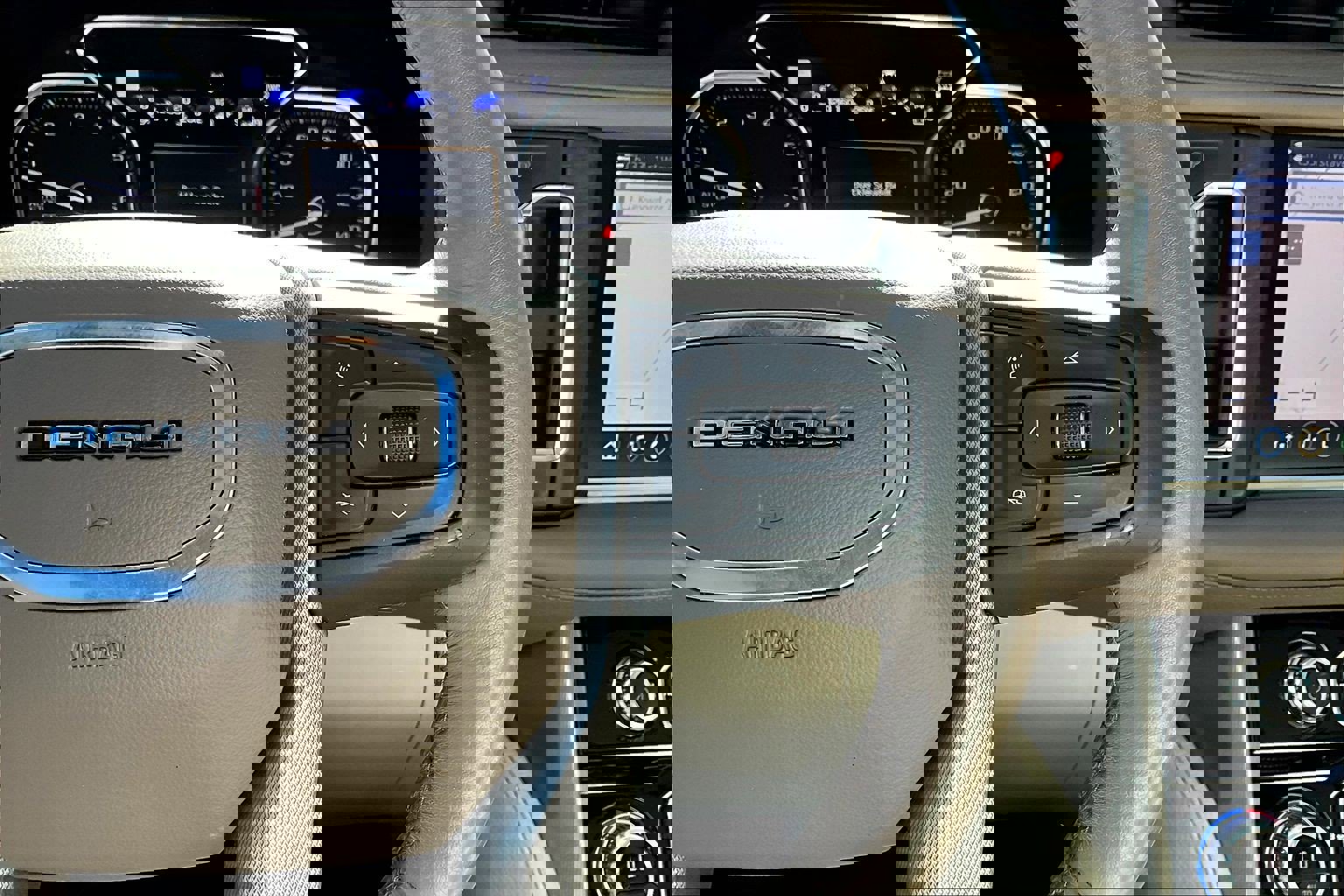 Used 2021 GMC Yukon Denali w/ Denali Premium Package image 21