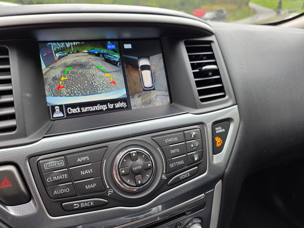 Used 2019 Nissan Pathfinder SL AWD/4WD image 15