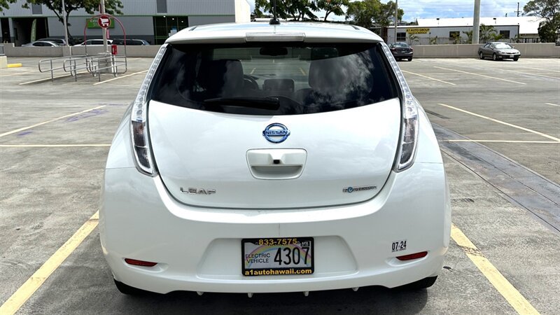 Used 2013 Nissan Leaf SV w/ LED & Quick Charge Pkg FWD image 4