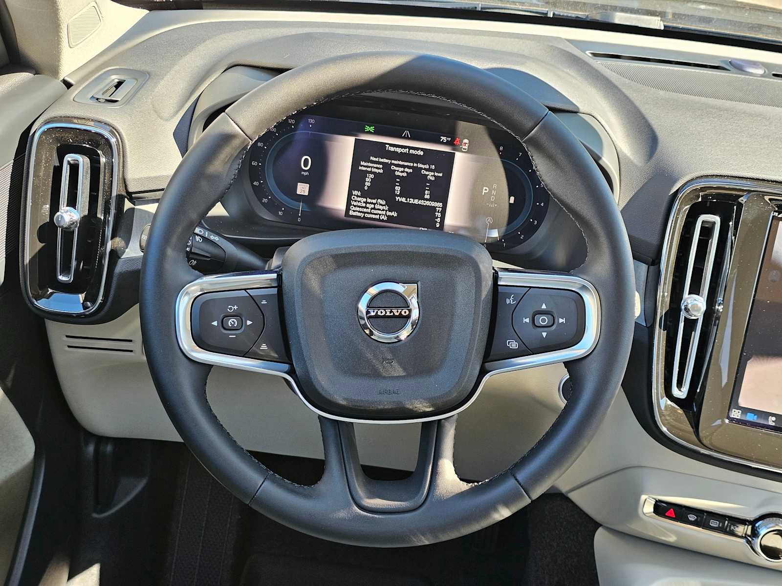 New 2025 Volvo XC40 B5 Plus w/ Protection Package Premier image 18