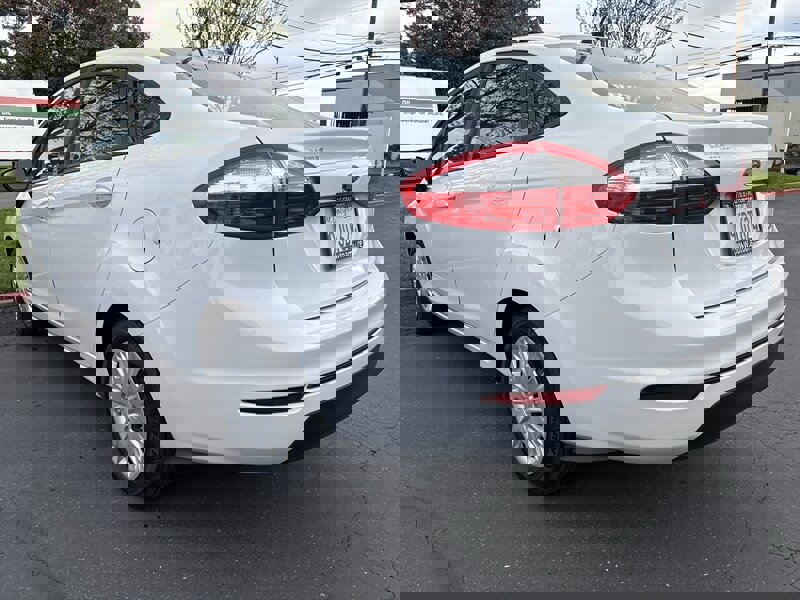 Used 2017 Ford Fiesta S image 9