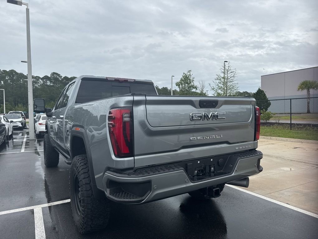 Used 2025 GMC Sierra 2500 Denali Ultimate image 3