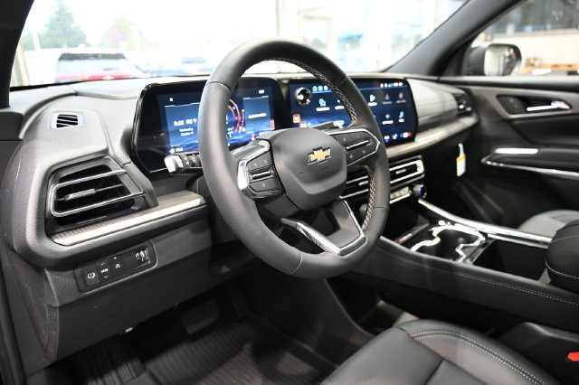 New 2027 Chevrolet Traverse LT w/ LPO, Floor Liner Package FWD image 22