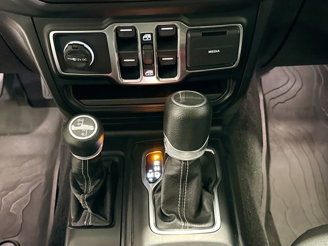 Used 2021 Jeep Gladiator Overland w/ Cold Weather Group image 14