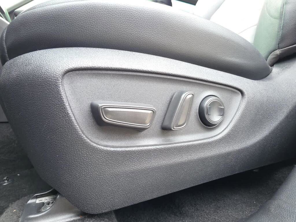 Used 2021 Toyota Highlander XLE image 39