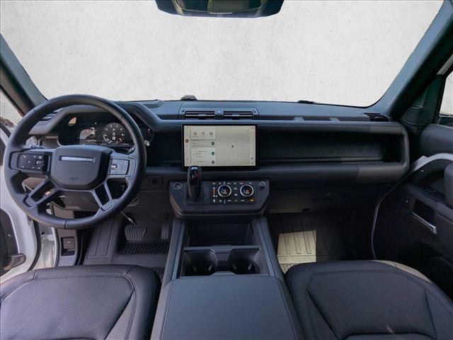 Used 2025 Land Rover Defender 110 X-Dynamic SE AWD/4WD image 13