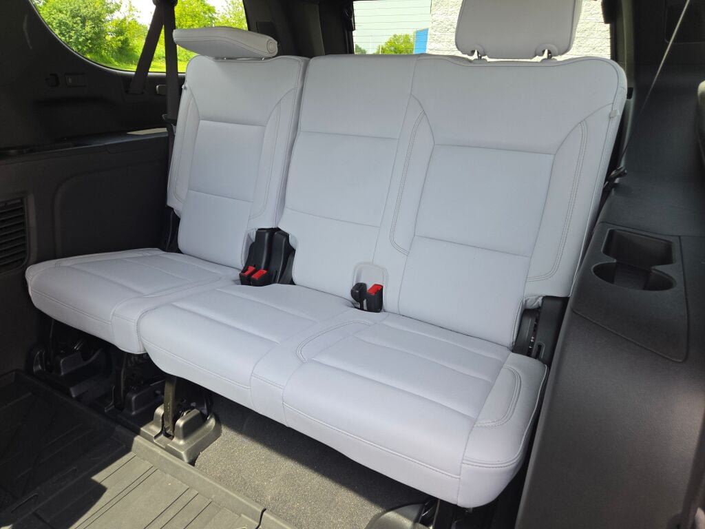 Used 2026 Chevrolet Suburban Premier AWD/4WD image 22