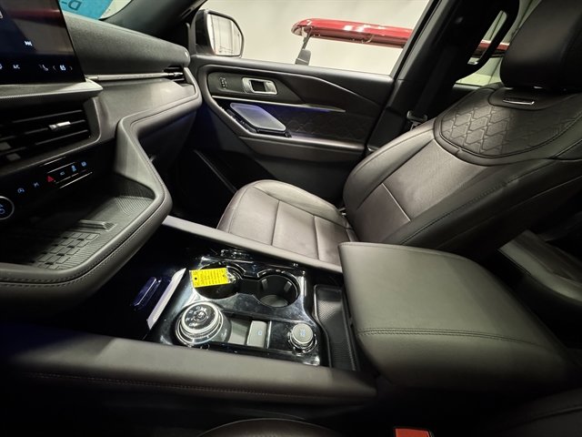 Used 2025 Ford Explorer Platinum w/ LUX Leather Package AWD/4WD image 31