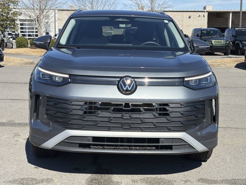 Used 2025 Volkswagen Tiguan S image 8