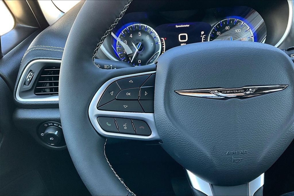 New 2026 Chrysler Pacifica Select FWD image 6