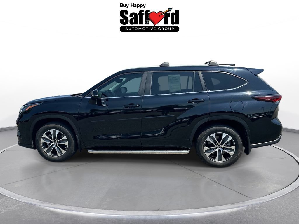 Used 2024 Toyota Highlander XLE AWD/4WD image 5