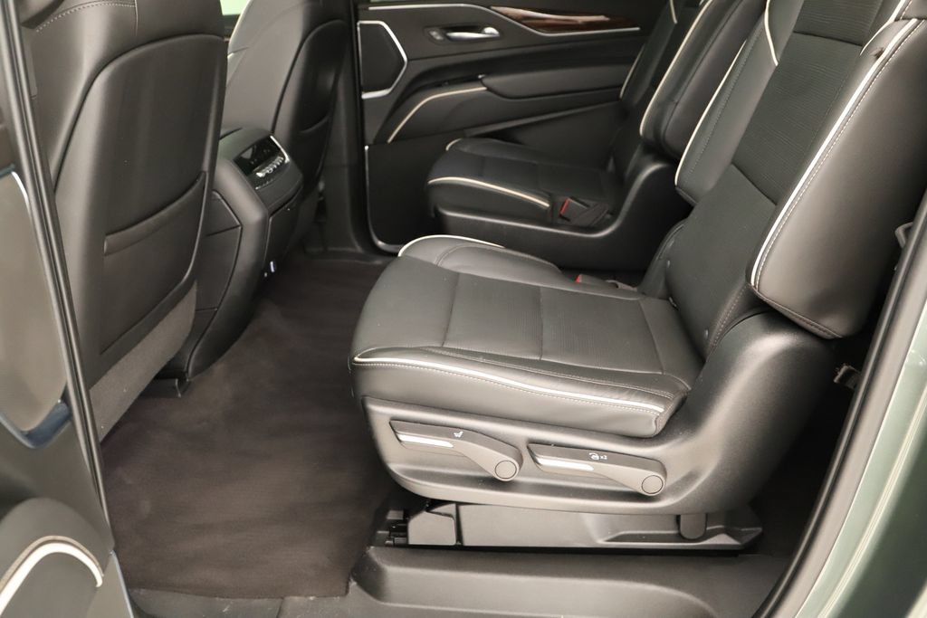 Used 2023 Cadillac Escalade ESV Premium Luxury AWD/4WD image 33