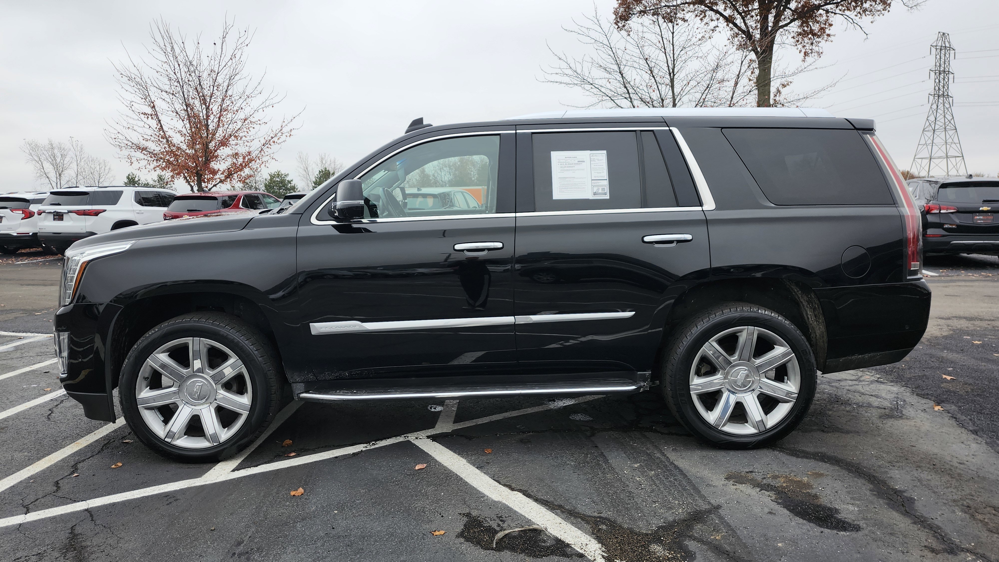 Used 2018 Cadillac Escalade Luxury image 9