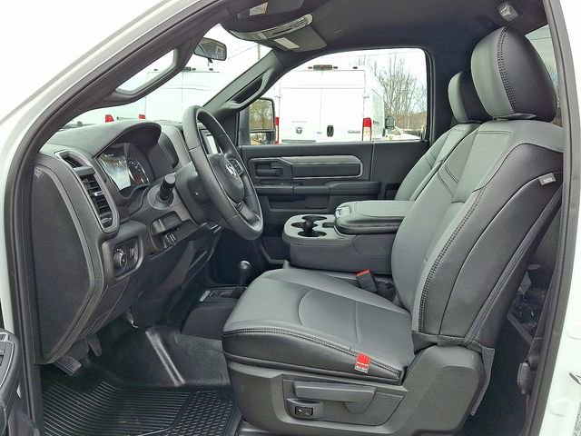 Used 2024 RAM 2500 Tradesman w/ Chrome Appearance Group image 8
