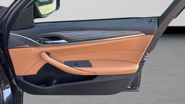 Used 2022 BMW 530i image 23