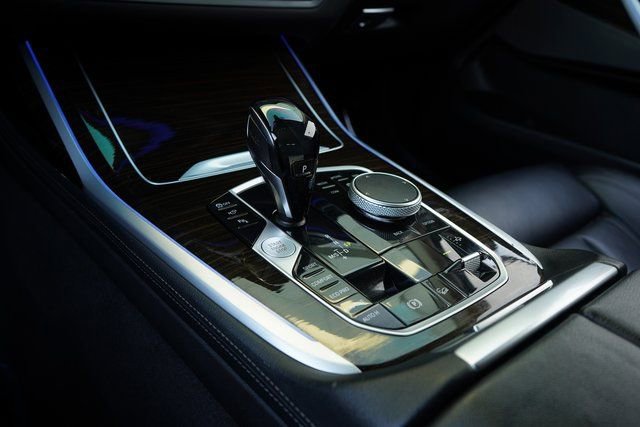 Used 2021 BMW X7 xDrive40i w/ Premium Package image 22