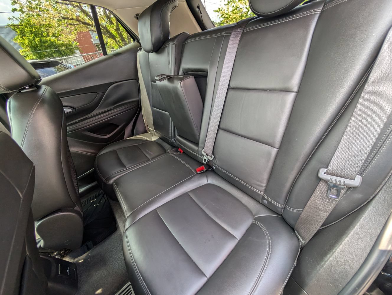 Used 2017 Buick Encore Essence FWD image 18