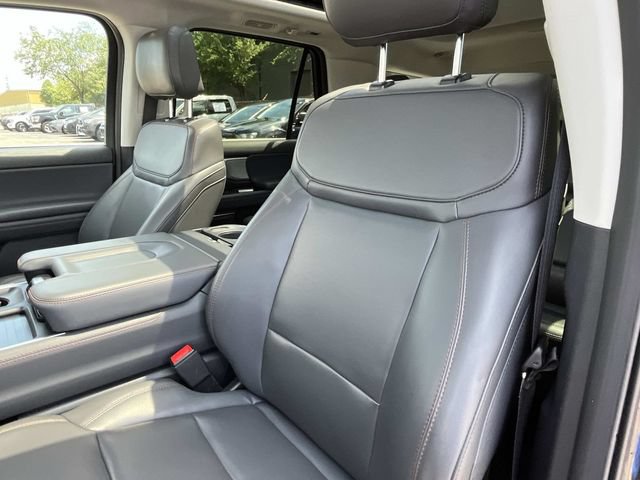 Used 2025 Ford Expedition Active AWD/4WD image 37