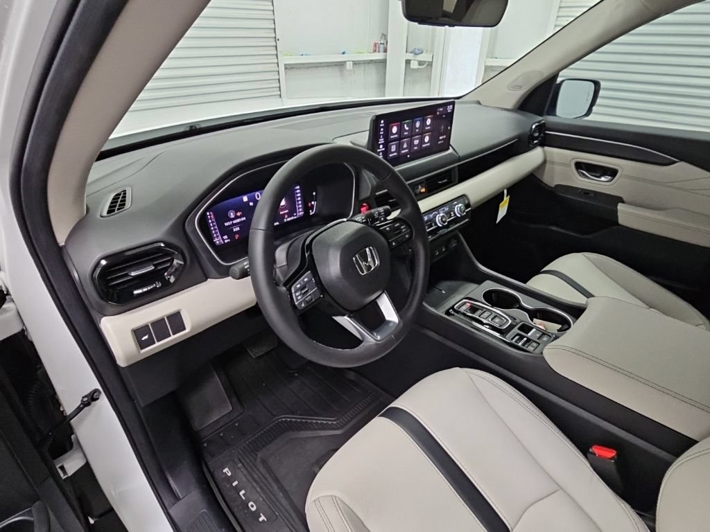New 2026 Honda Pilot Touring image 11