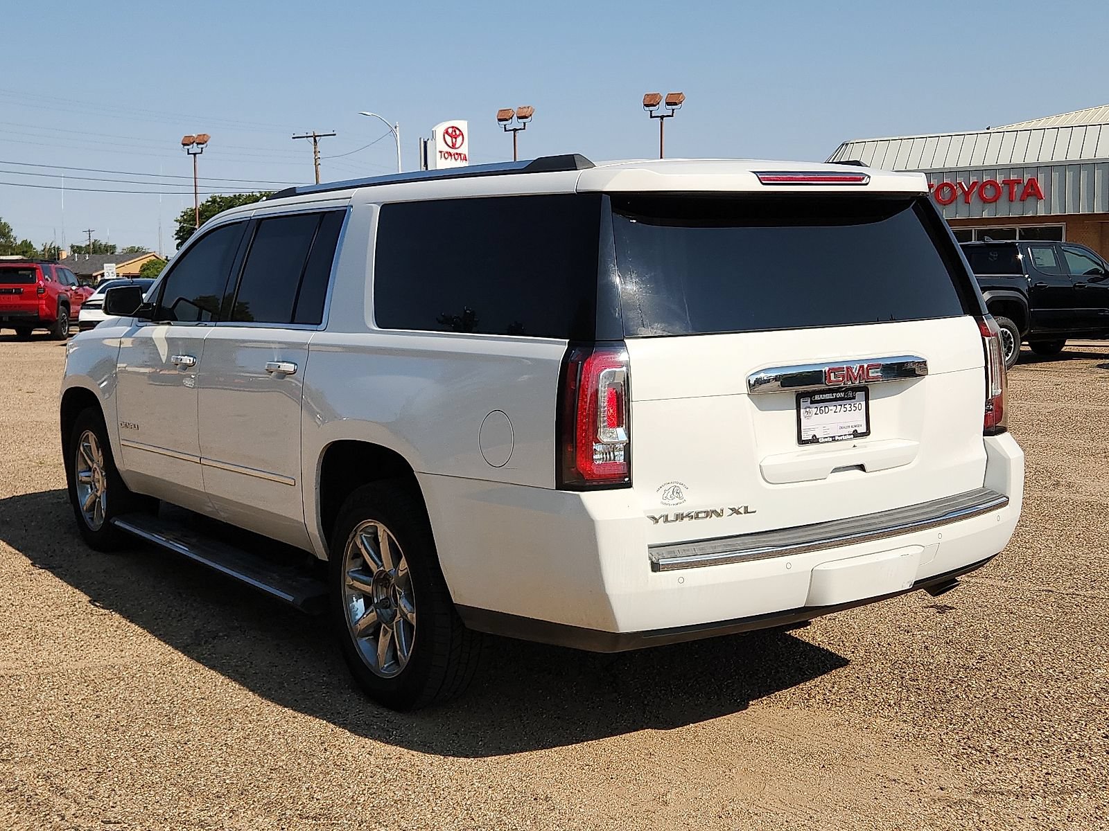 Used 2016 GMC Yukon XL Denali w/ Open Road Package AWD/4WD image 3