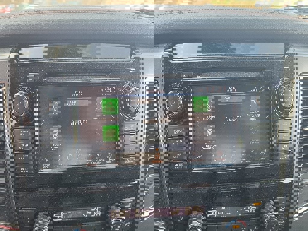 Used 2019 Nissan Titan Platinum Reserve w/ Platinum Utility Package image 28