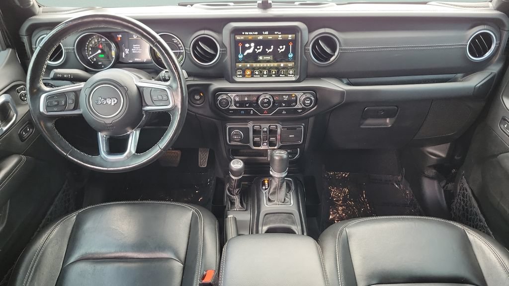 Used 2022 Jeep Wrangler Unlimited Sahara w/ Cold Weather Group AWD/4WD image 11
