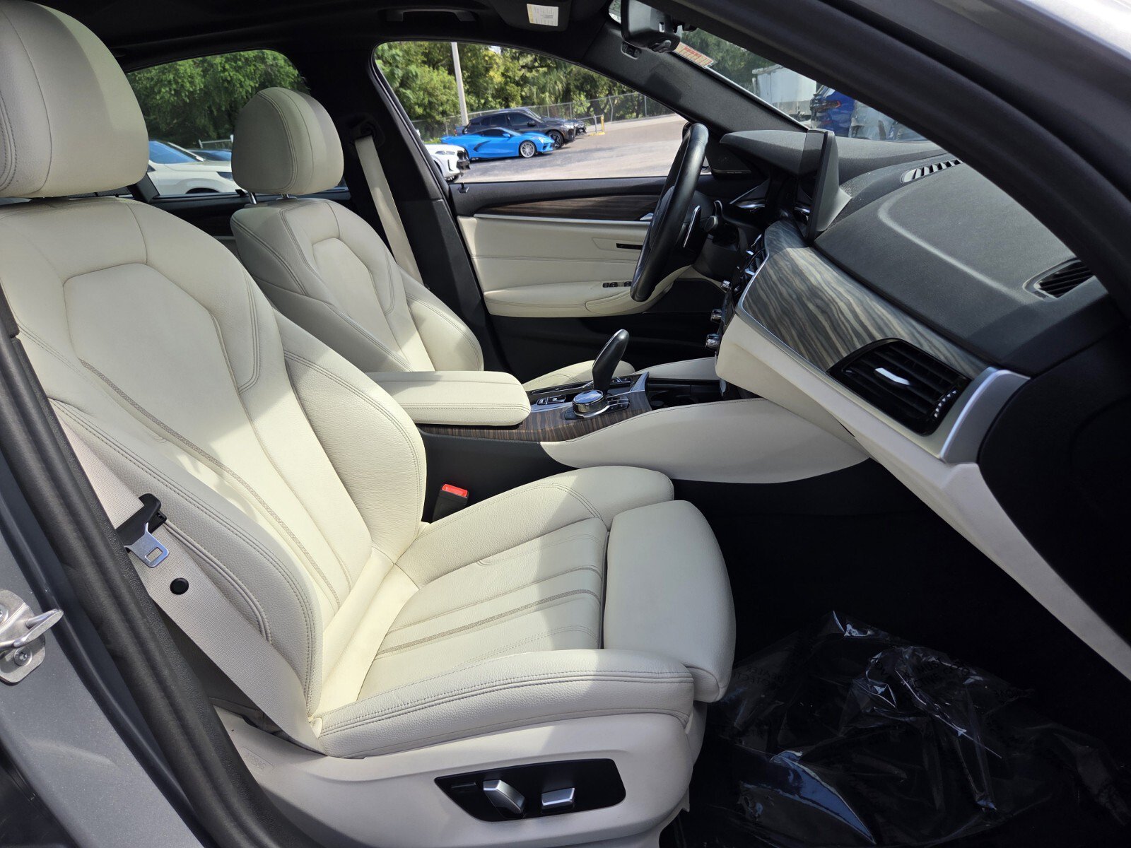 Used 2023 BMW 530i w/ Executive Package RWD image 17