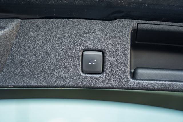 Used 2025 Ford Escape ST-Line Select AWD/4WD image 15