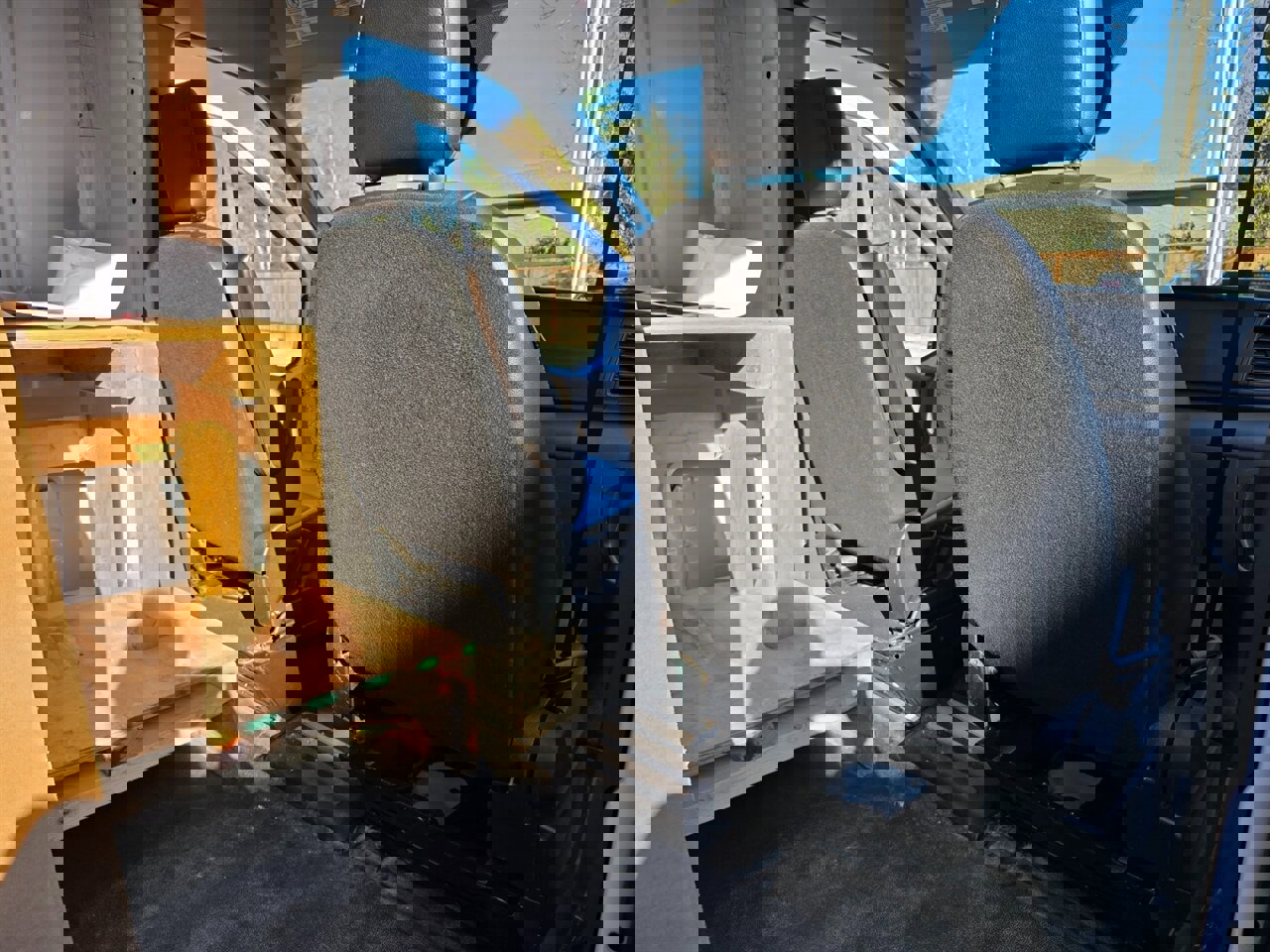 Used 2022 Ford E-Transit Medium Roof image 21