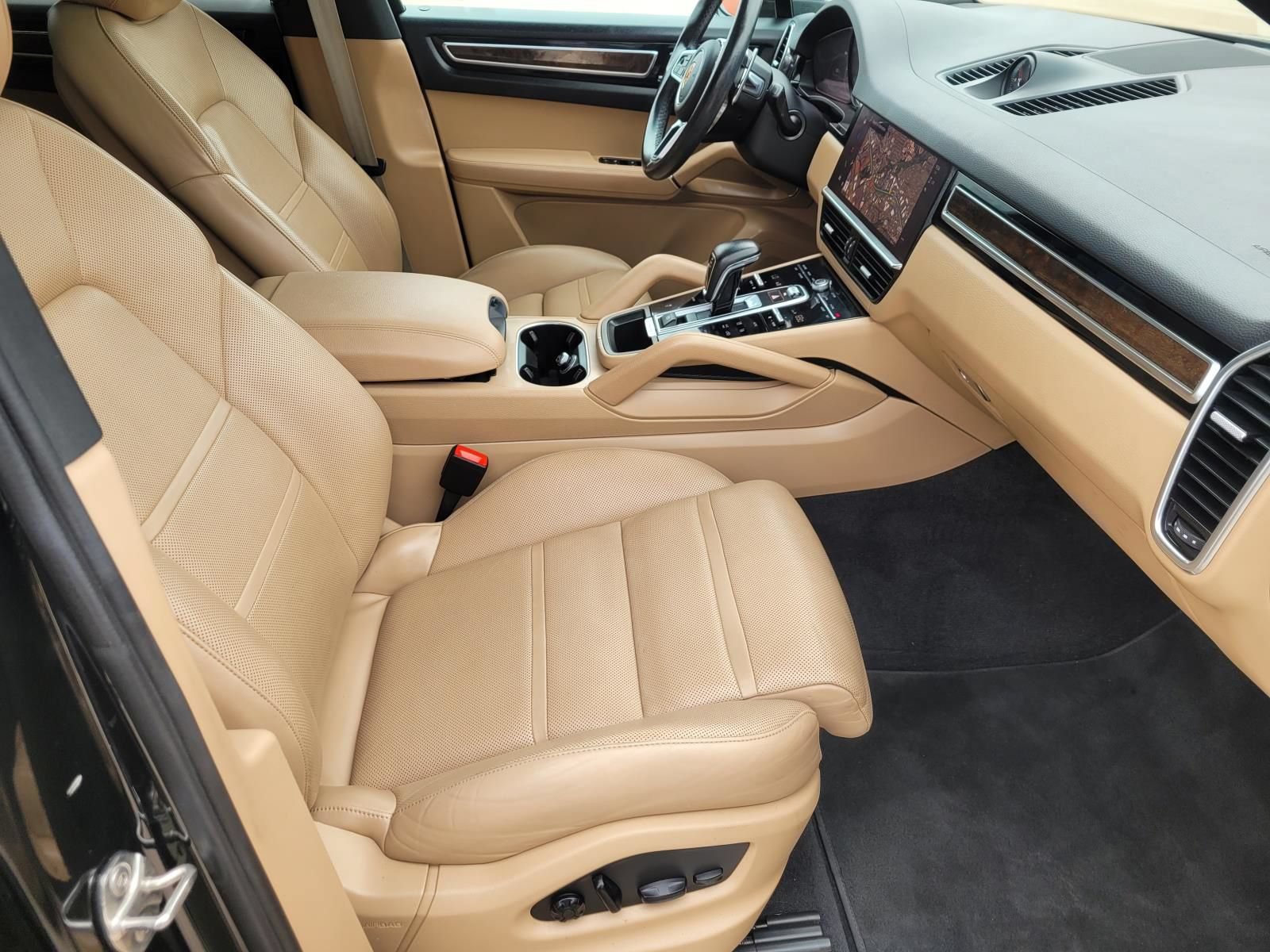Used 2023 Porsche Cayenne Platinum Edition AWD/4WD image 12