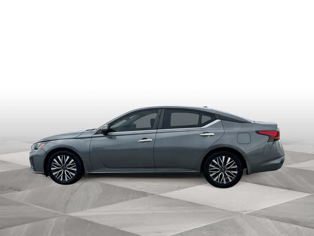 Used 2023 Nissan Altima 2.5 SV FWD image 5