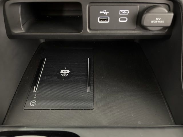 Used 2025 Honda Pilot Touring image 24