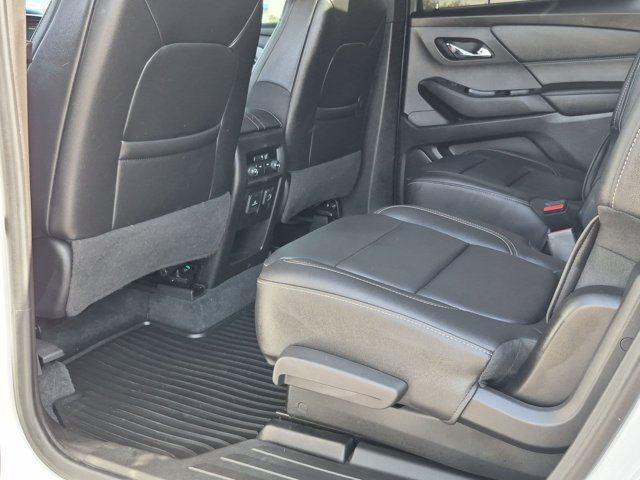 Used 2023 Chevrolet Traverse LT w/ LT Premium Package AWD/4WD image 26