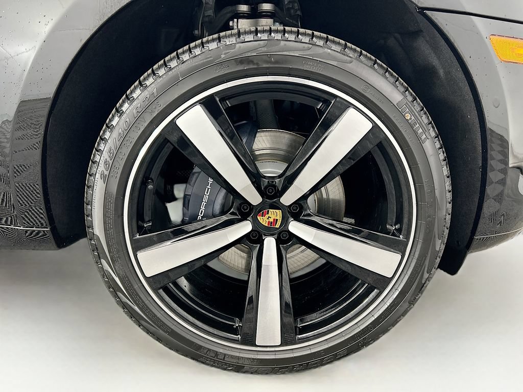 Used 2026 Porsche Macan AWD/4WD image 33