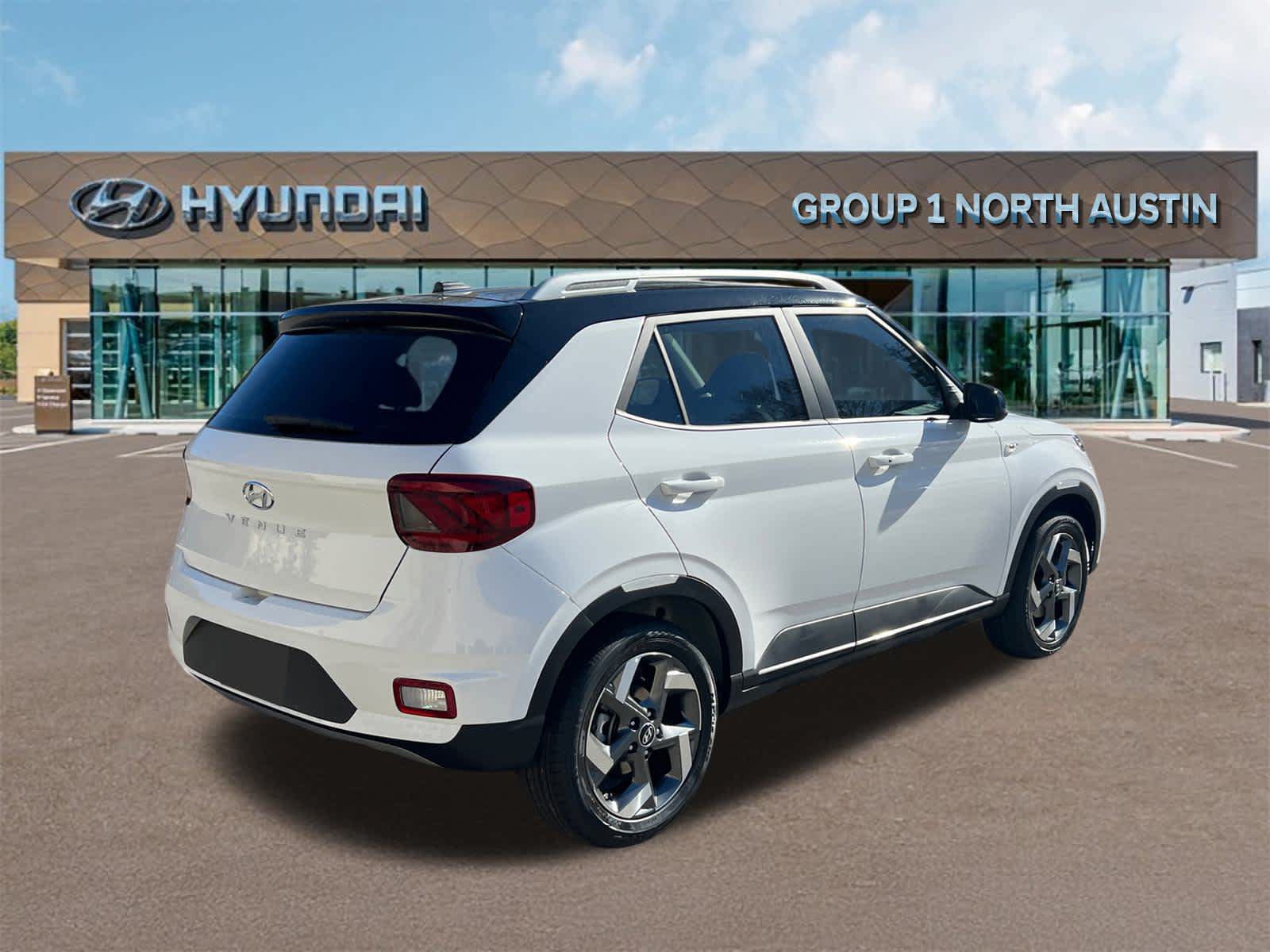 Used 2025 Hyundai Venue Limited FWD image 5