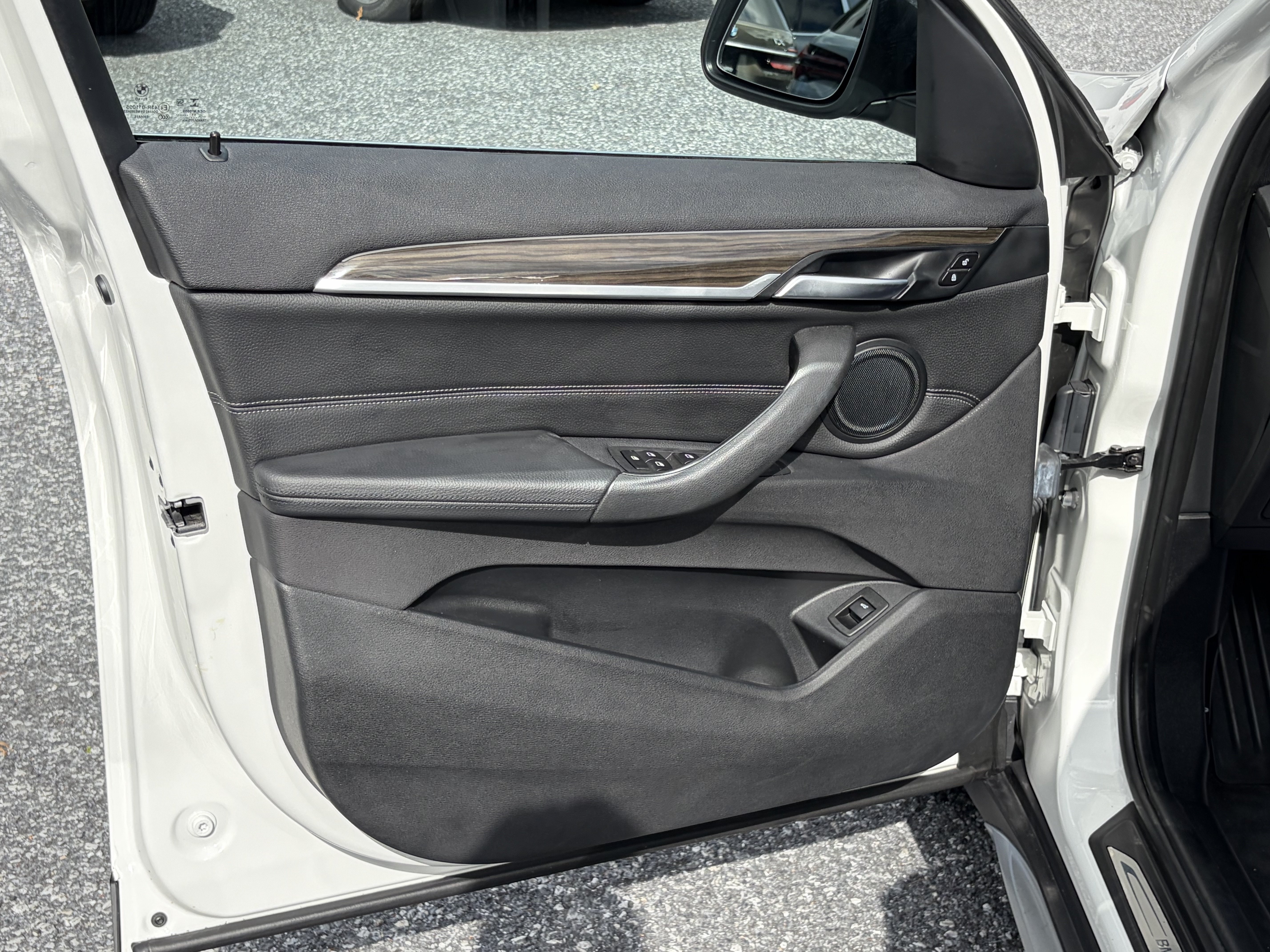 Used 2018 BMW X1 xDrive28i AWD/4WD image 9
