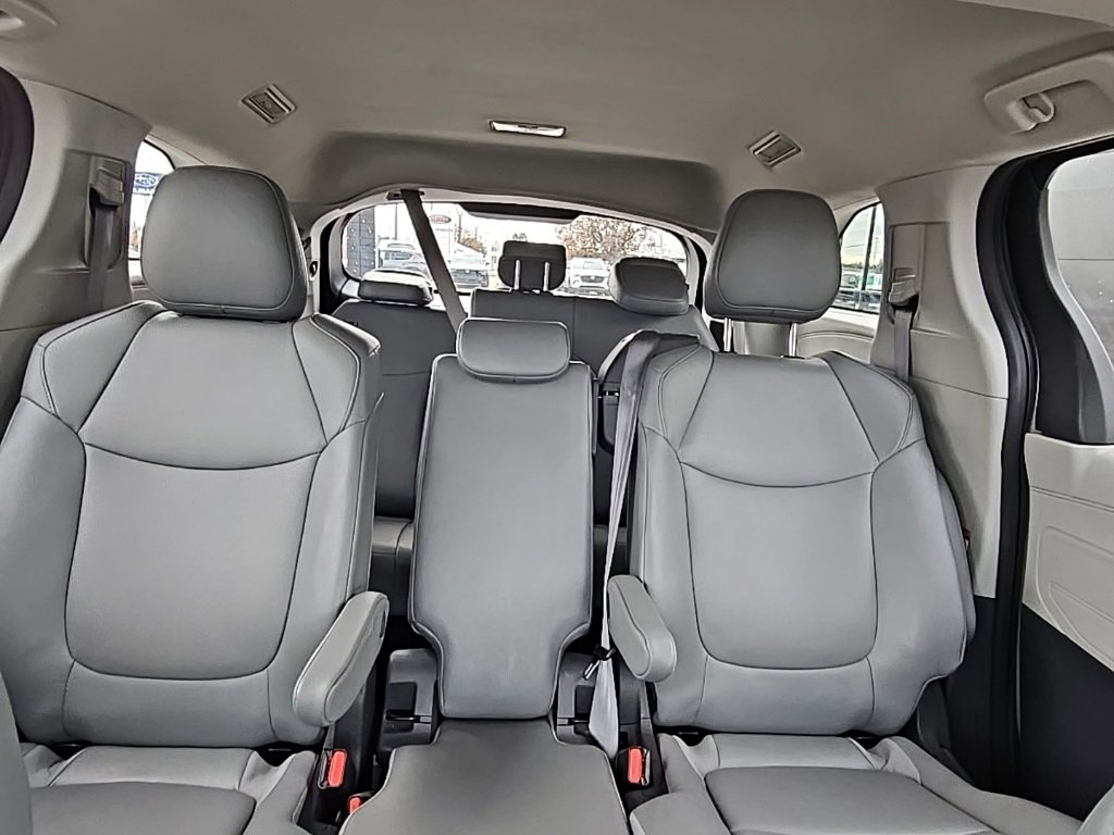 Used 2024 Toyota Sienna XLE image 20