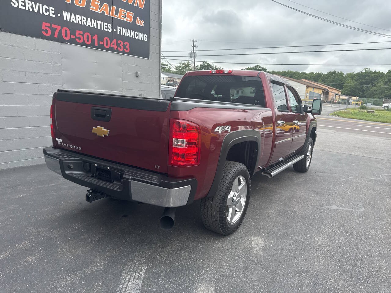 Used 2014 Chevrolet Silverado 2500 LT w/ Custom Sport Truck Package AWD/4WD image 9