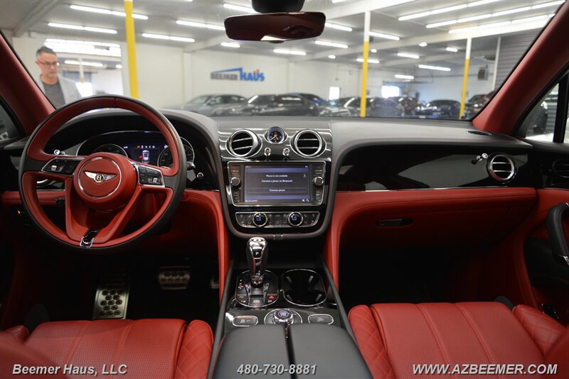 Used 2019 Bentley Bentayga AWD/4WD image 27