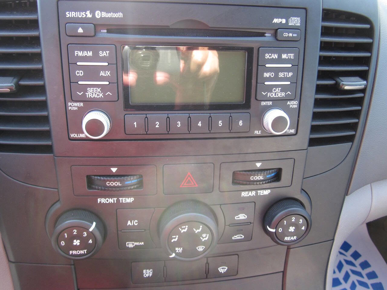 Used 2012 Kia Sedona LX w/ PWR Pkg FWD image 23