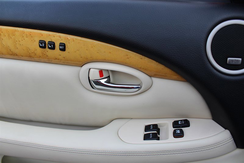 Used 2005 Lexus SC 430 Convertible image 23