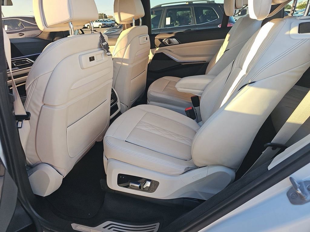Used 2019 BMW X7 xDrive40i w/ Premium Package image 9