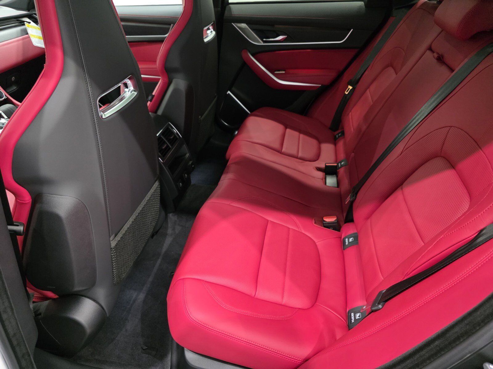 New 2026 Jaguar F-PACE R-Dynamic S image 11