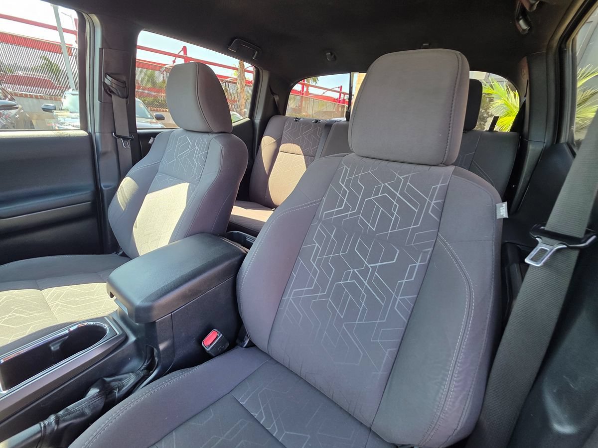 Used 2017 Toyota Tacoma TRD Sport w/ Tow Package (A/T) AWD/4WD image 21